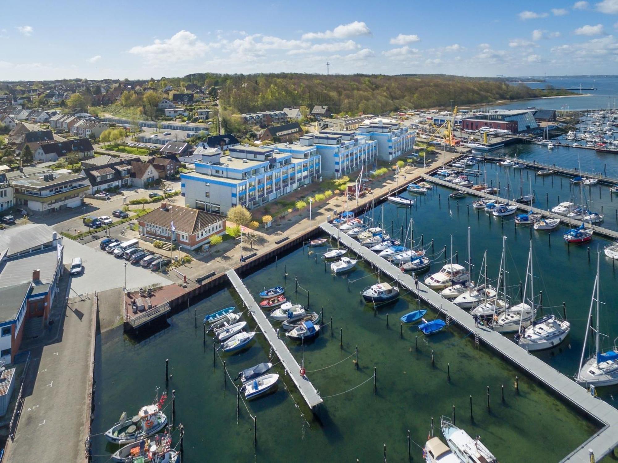 Boern Brn Seemoewe Laboe Exterior photo